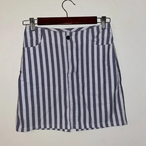Brandy Melville pinstripe skirt - Picture 2 of 4